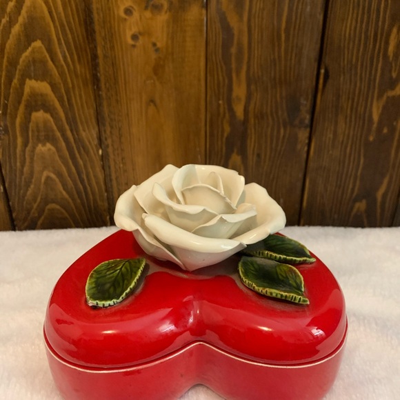 Vintage Red Heart Romantic Trinket Box-70s to 80s-Ceramic - Picture 3 of 15